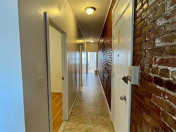4th image of 13-01 Jackson Ave #3R