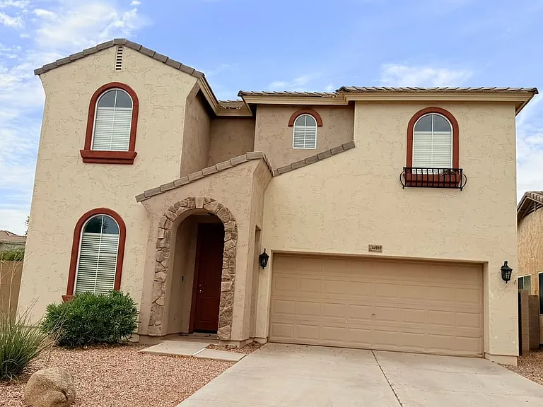 44989 W Woody Rd — Photo 1