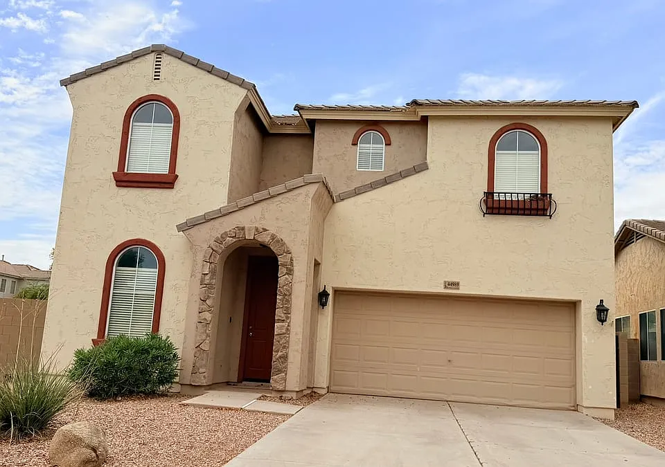 44989 W Woody Rd