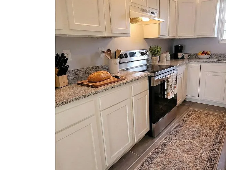 5501 Jay St NE — Photo 5