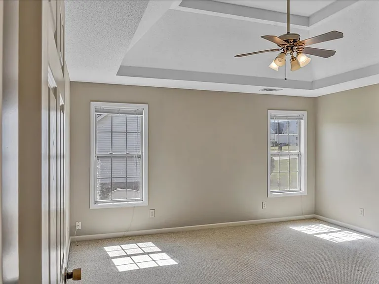 331 Amanda Dr — Photo 17