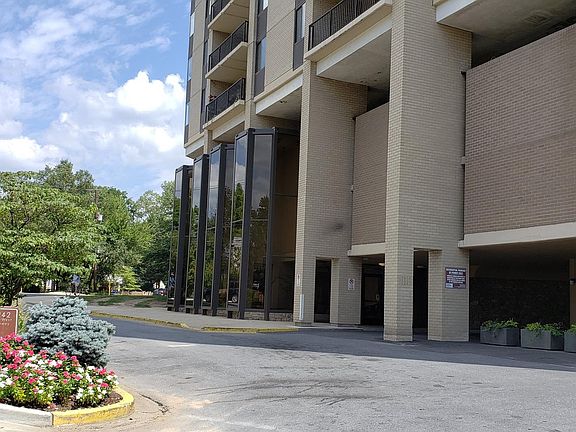 5th image of 4242 E West Hwy APT 901