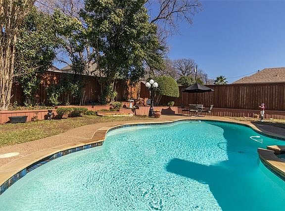 3rd image of 3313 Fox Glen Dr