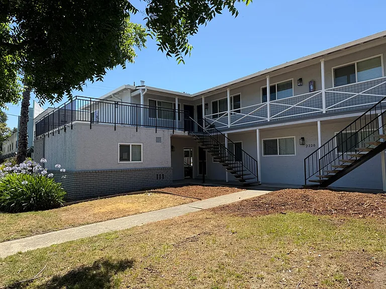 2220 Curtner Ave — Photo 12