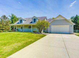 21055 Wilmot Rd, Belleville, MI 48111