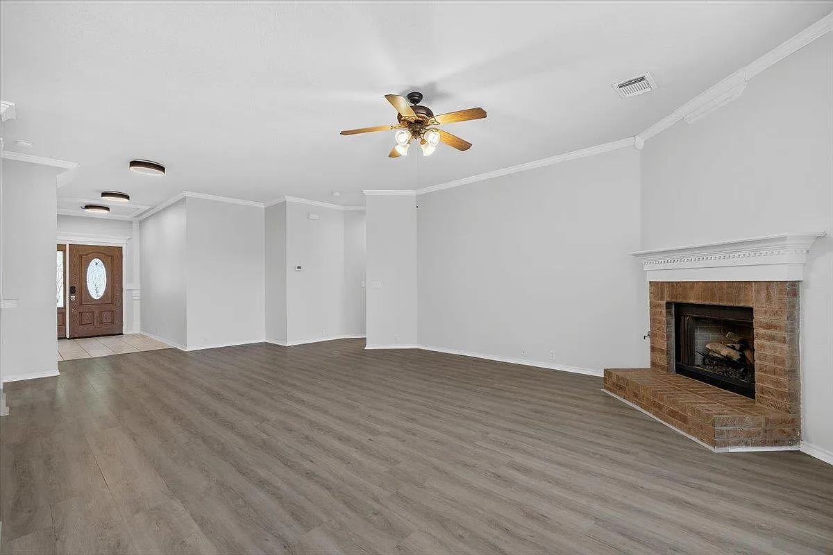 4 bed, 2.5 bath, 2901 sqft, $3,050 — Photo 4