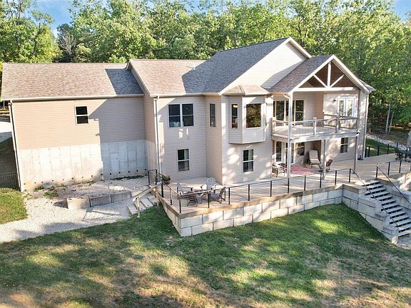 3rd image of 5803 Forest Dr