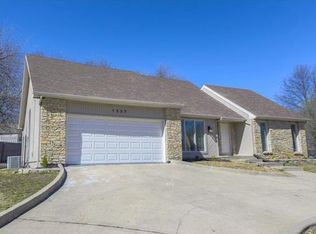 1337 S Winterbrooke Dr, Olathe, KS 66062