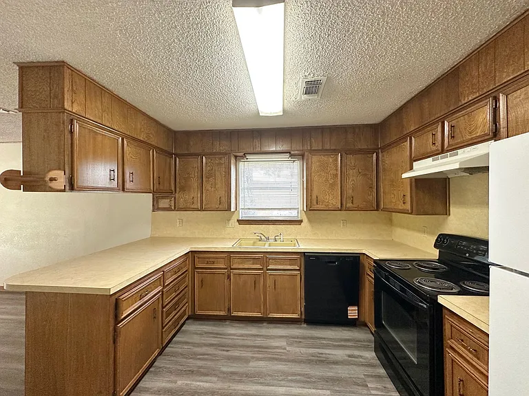 2408 Lake Rd — Photo 11