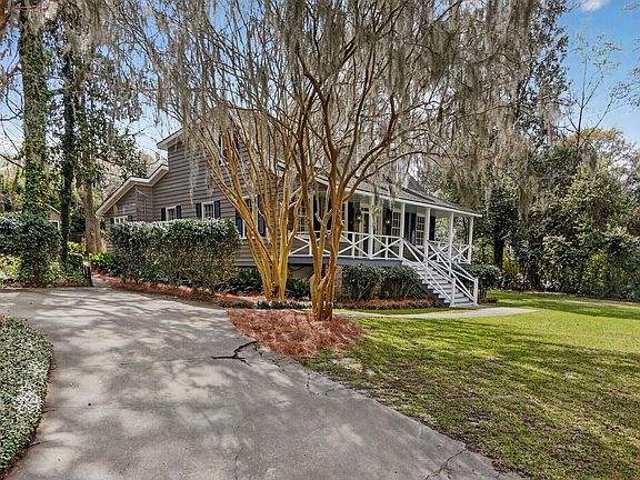 3rd image of 104 Dukes Ct