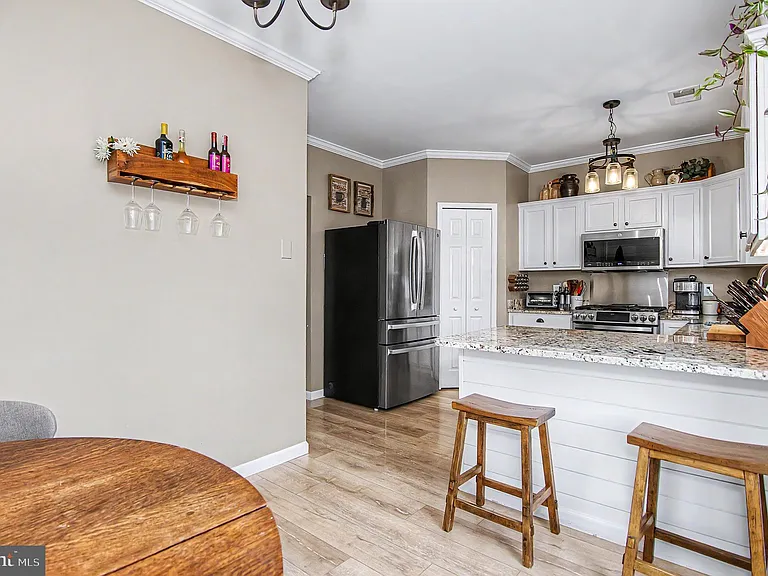 510 Lilac Ter NE — Photo 9