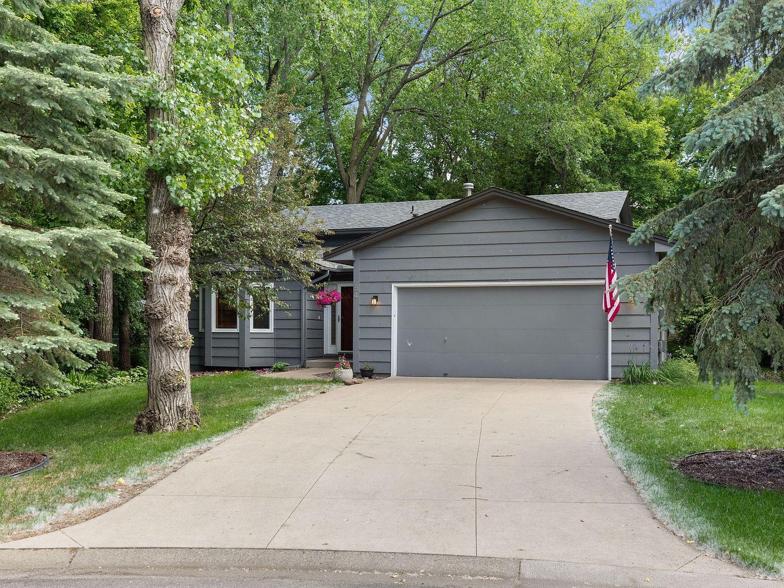 54 Rosewood Dr, Little Canada, MN 55117 Zillow