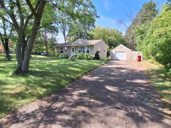 30720 Ulysses Dr NE, Cambridge, MN 55008