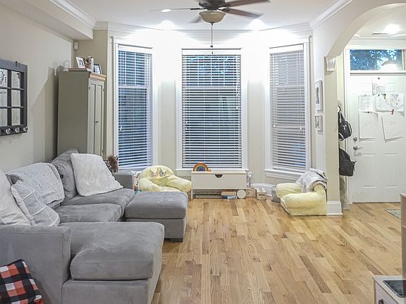 3rd image of 1718 W Carmen Ave #2