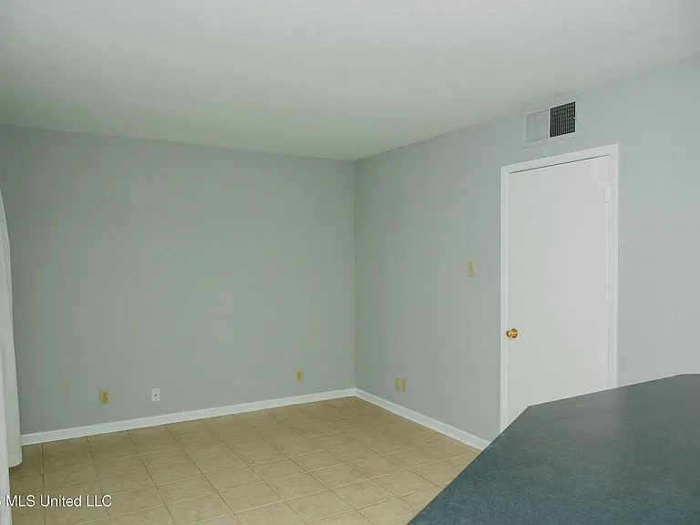 5125 Old Canton Rd #201 — Photo 6