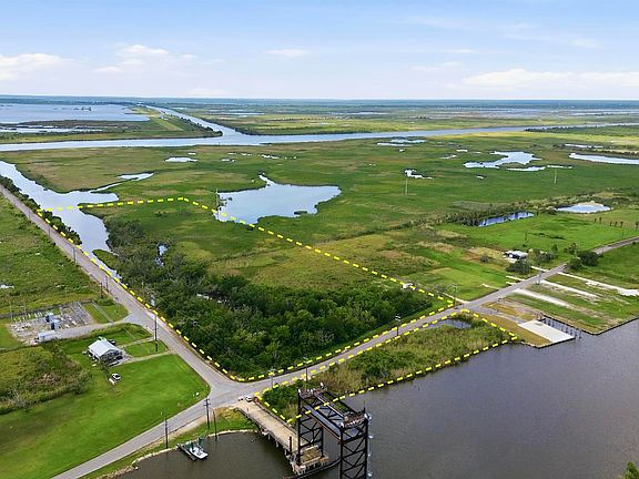 2nd image of 7794 Shrimpers Row