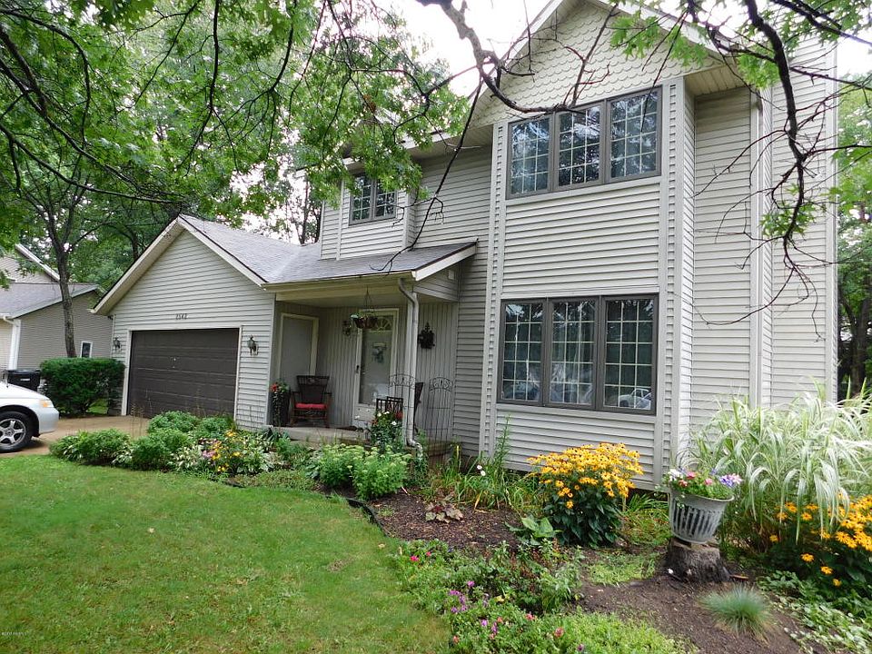 1st image of 2542 Oak Forest Dr
