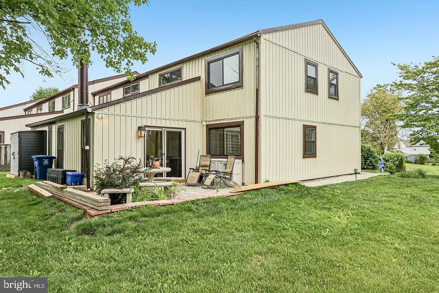 3 bed, 3.0 bath, 1626 sqft, $2,799 — Photo 2