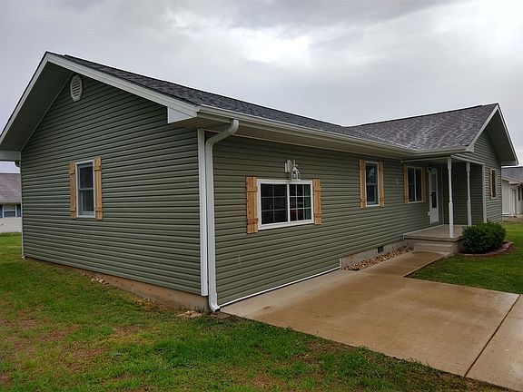 4th image of 1112 Anderson Dr