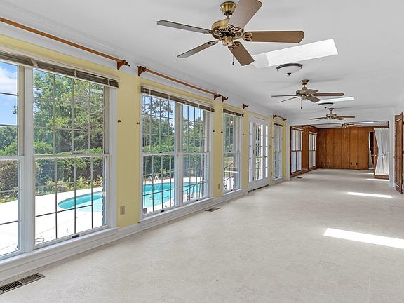 5th image of 1734 Vineyard Way