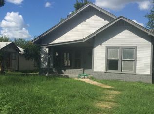 800 N Getty St, Uvalde, TX 78801