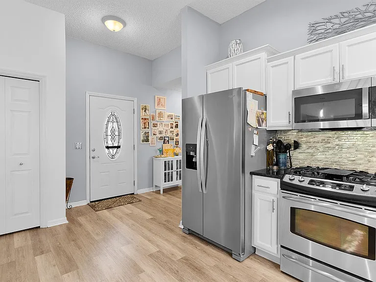 520 Paxville Pl — Photo 12