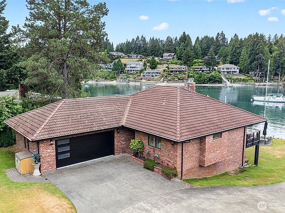 4th image of 3510 East Bay Drive NW