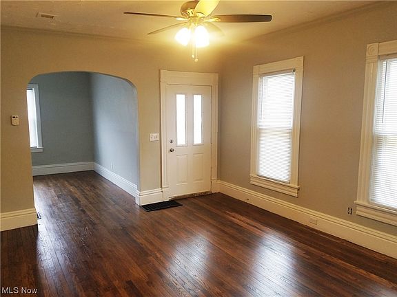 5th image of 8417 Tioga Ave