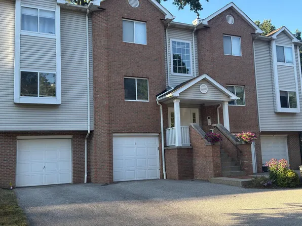 355 Village Pointe Dr #1, Akron, OH 44313