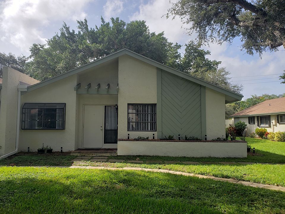1st image of 3690 Arelia Dr S