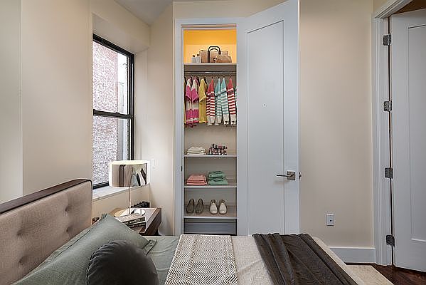 1st image of 941 Washington Ave #740