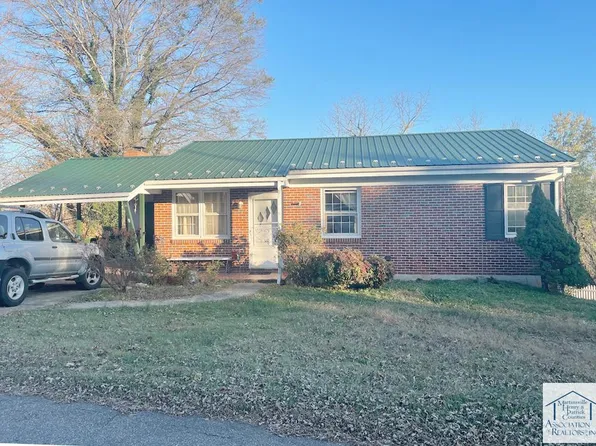 303 Oakhurst Dr, Stuart, VA 24171