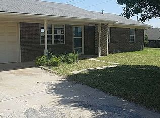 1215 3rd Pl, Elgin, OK 73538