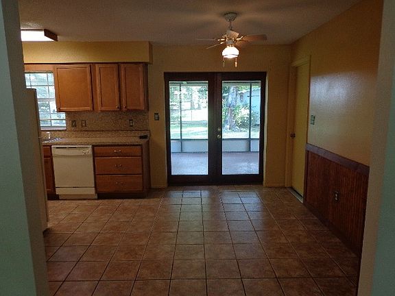 4th image of 950 Shady Ln