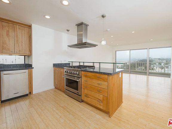 2nd image of 101 California Ave Unit 1103
