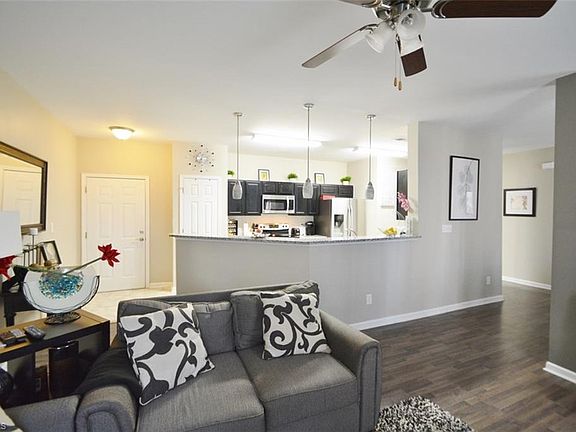 4th image of 3039 Winston Dr
