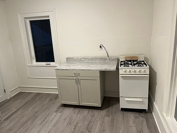 New detached cabinet and stove