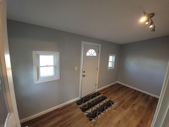 3rd image of 4407 Kenmore Ave