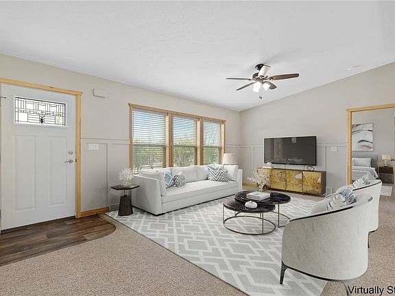 2nd image of 8617 Lauzon Ln