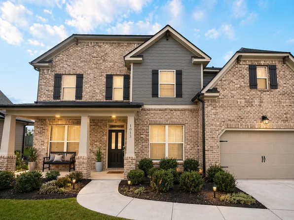 1013 Autumn Dr, Loganville, GA 30052