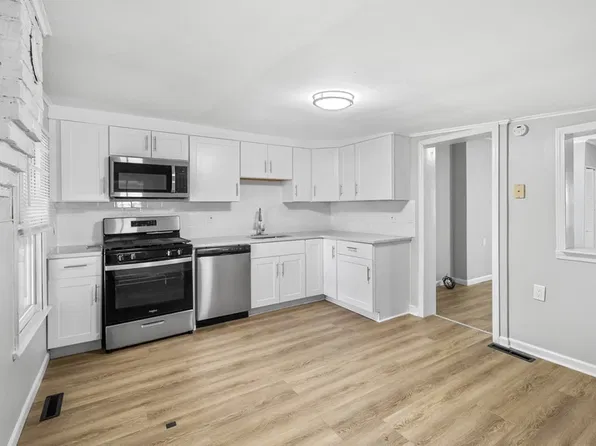 53 13th St, Troy, NY 12180