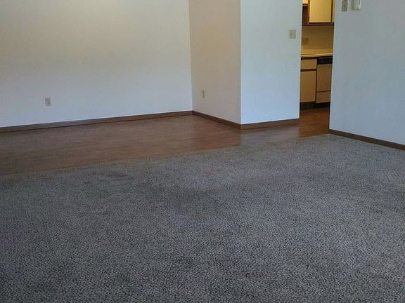 3rd image of 1063 Westport Dr APT 245