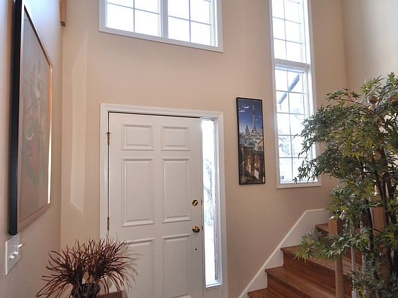 2nd image of 404 Ashbury Dr
