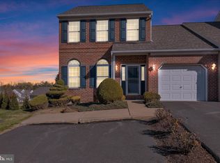 8 Bancroft Ter, Reading, PA 19607