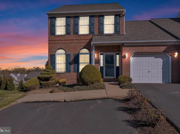 8 Bancroft Ter, Reading, PA 19607