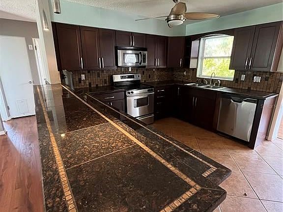 3rd image of 1260R Caracas Ave