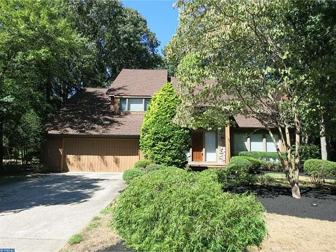 1st image of 34 Yorkshire Dr