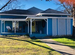 306 E Main St, Tioga, TX 76271