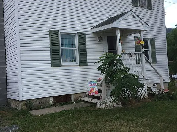 1285 W Winter Rd, Loganton, PA 17747