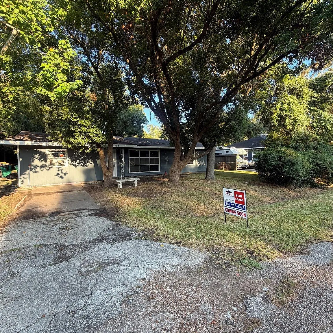 3 bed, 1.0 bath, 1360 sqft, $1,650 — Photo 1